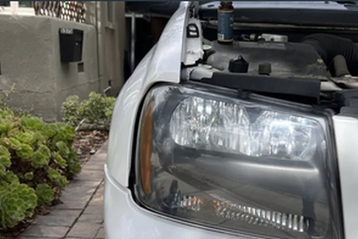 Chevrolet TrailBlazer headlight before ANHEM restoration