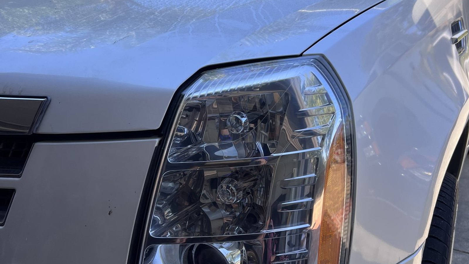 Cadillac Escalade headlight after ANHEM restoration
